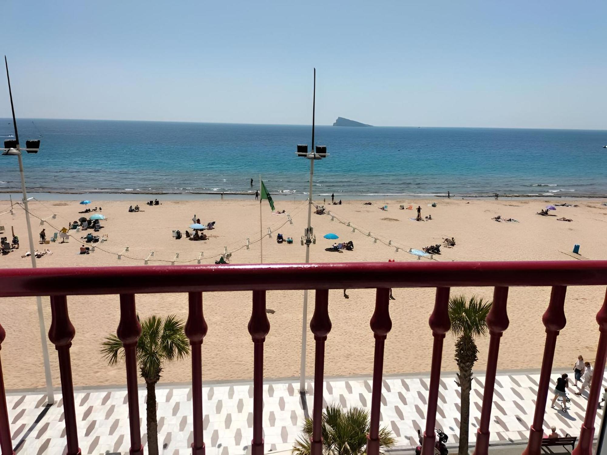 Las Damas 3B Beach Front - Pool & Parking Benidorm Eksteriør billede