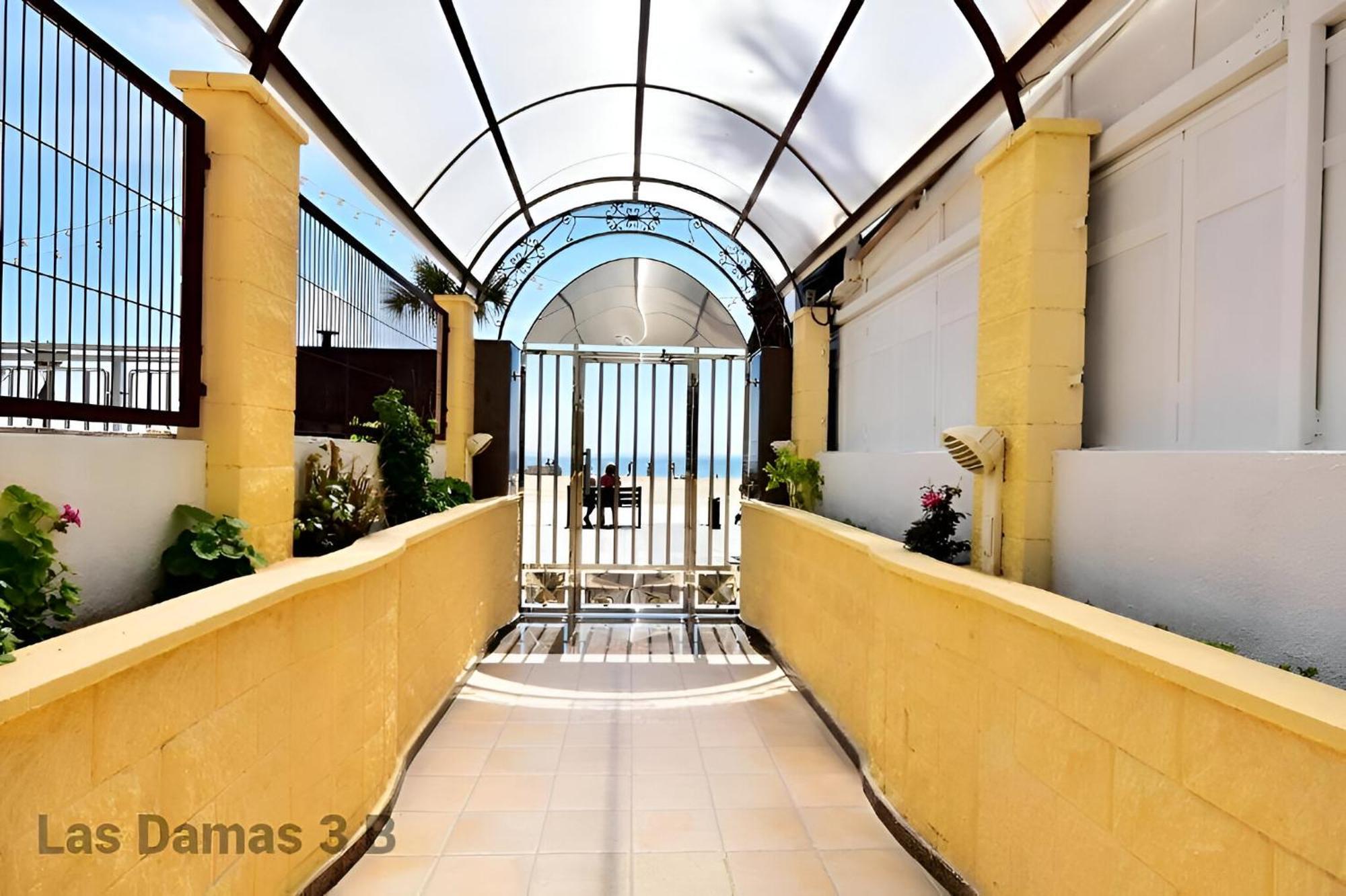 Las Damas 3B Beach Front - Pool & Parking Benidorm Eksteriør billede